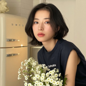 周雨彤宣告卷发失败 少女感腮红却被她成功带火了